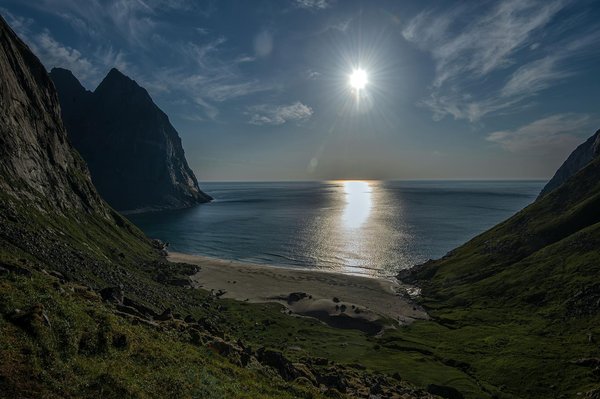 What Are the Challenges of Organizing a Cruise Around the UK?