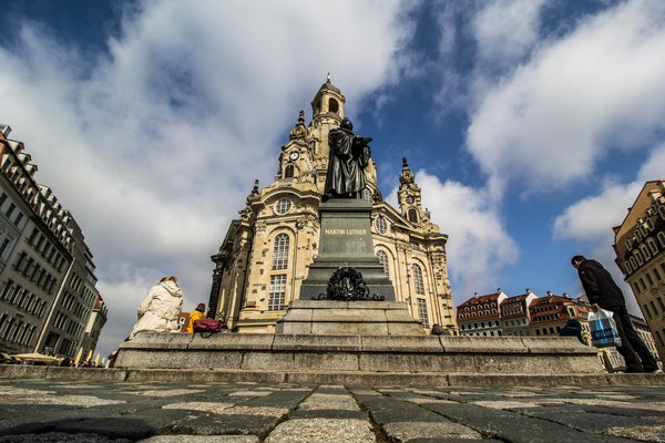 How Can Travelers Find Unforgettable Experiences in the UK on a Budget?